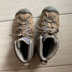 Keen waterproof mid hiking boots